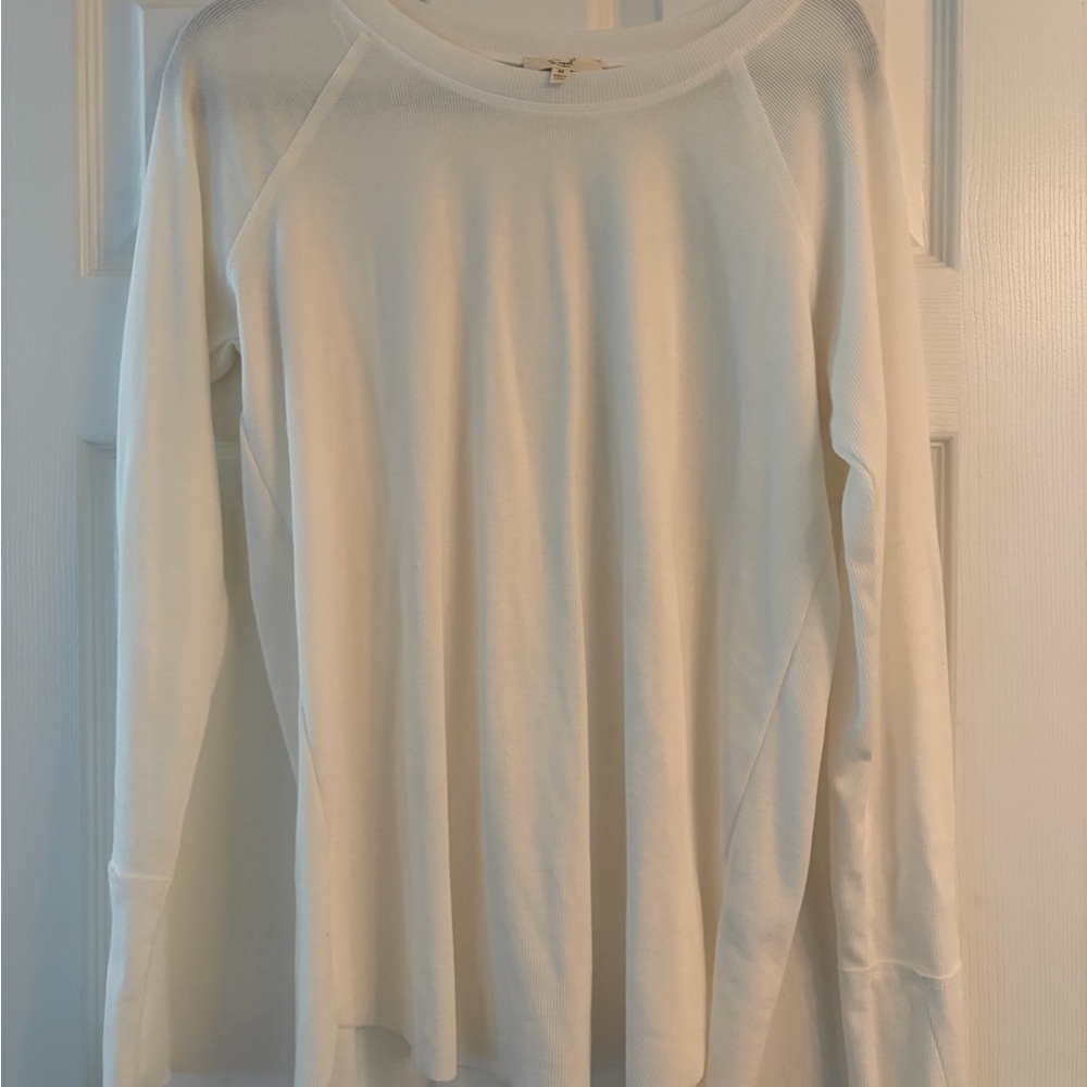 Easel white Long Sleeve Top